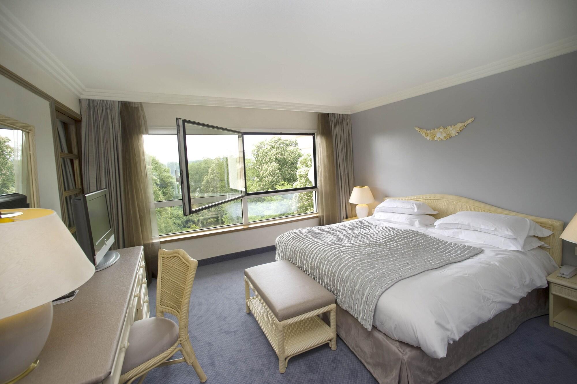 Celestins Spa Thermal & Hotel By Vy Resort Vichy Exteriér fotografie A bedroom at the hotel
