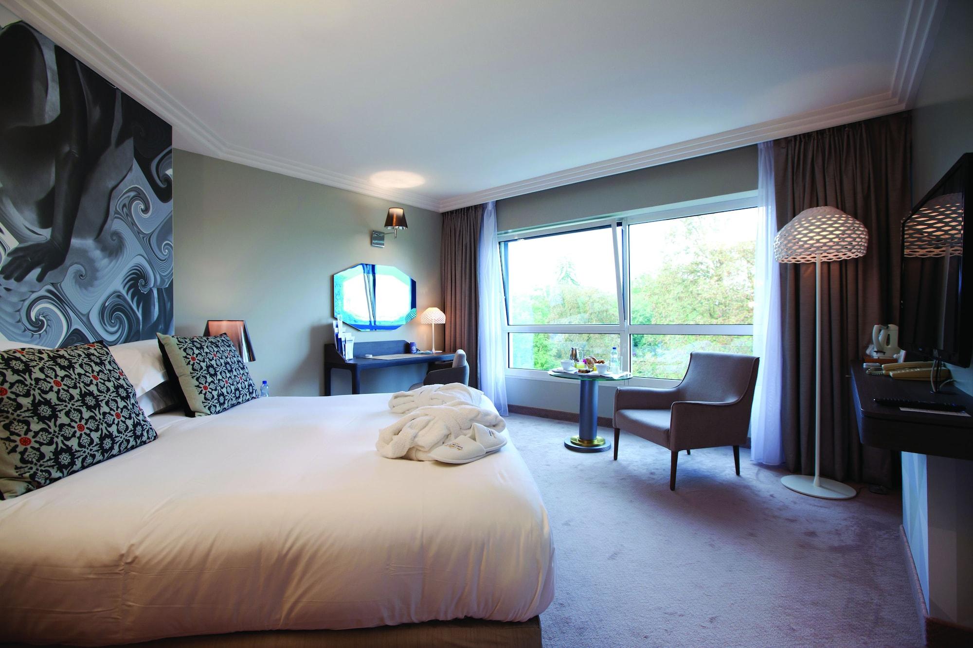 Celestins Spa Thermal & Hotel By Vy Resort Vichy Exteriér fotografie A room at the hotel