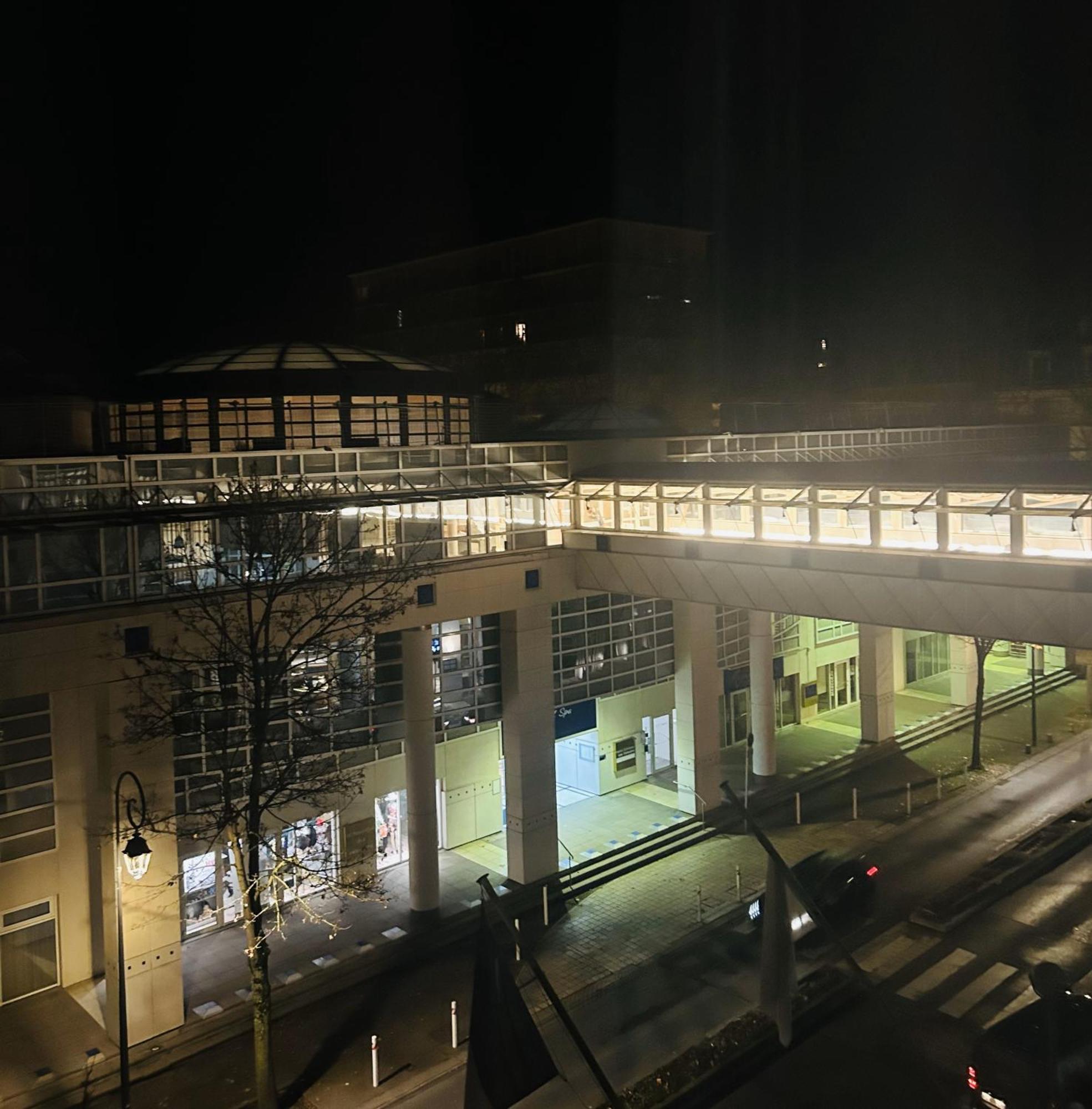 Celestins Spa Thermal & Hotel By Vy Resort Vichy Exteriér fotografie The station at night