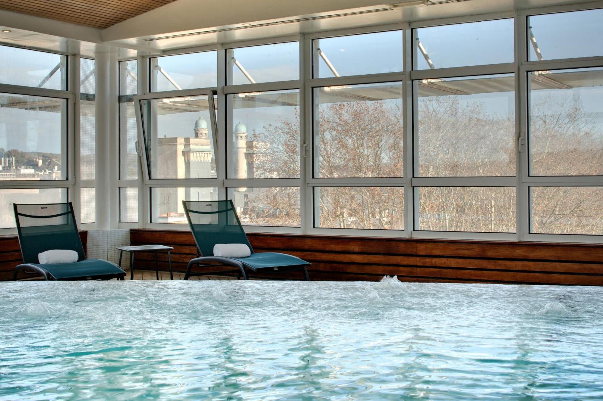 Celestins Spa Thermal & Hotel By Vy Resort Vichy Exteriér fotografie The pool at the Westin