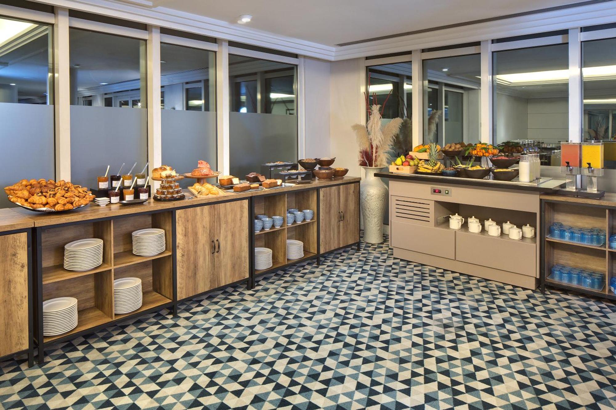 Celestins Spa Thermal & Hotel By Vy Resort Vichy Exteriér fotografie The Club at Changi Airport