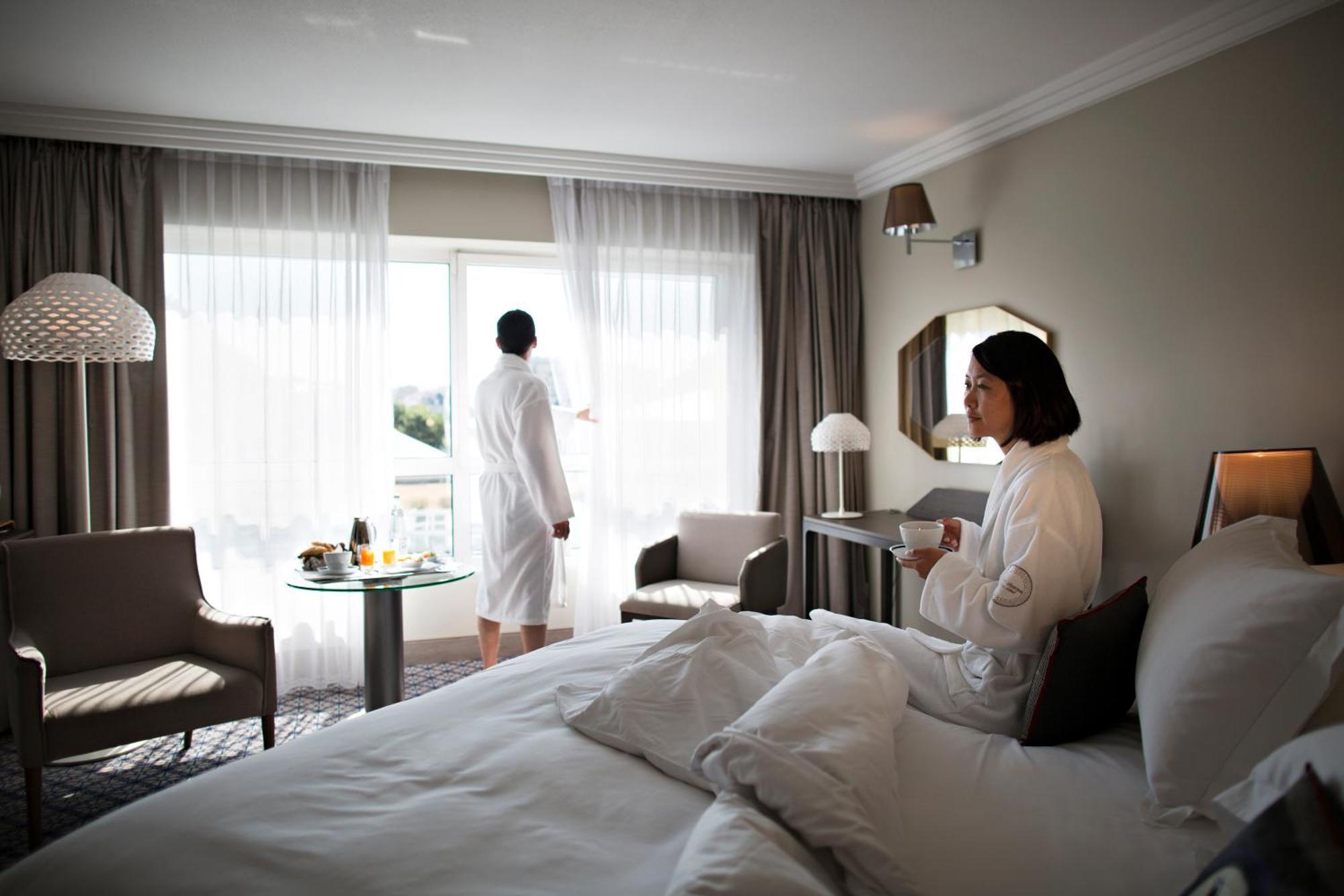 Celestins Spa Thermal & Hotel By Vy Resort Vichy Exteriér fotografie A guest room at the hotel