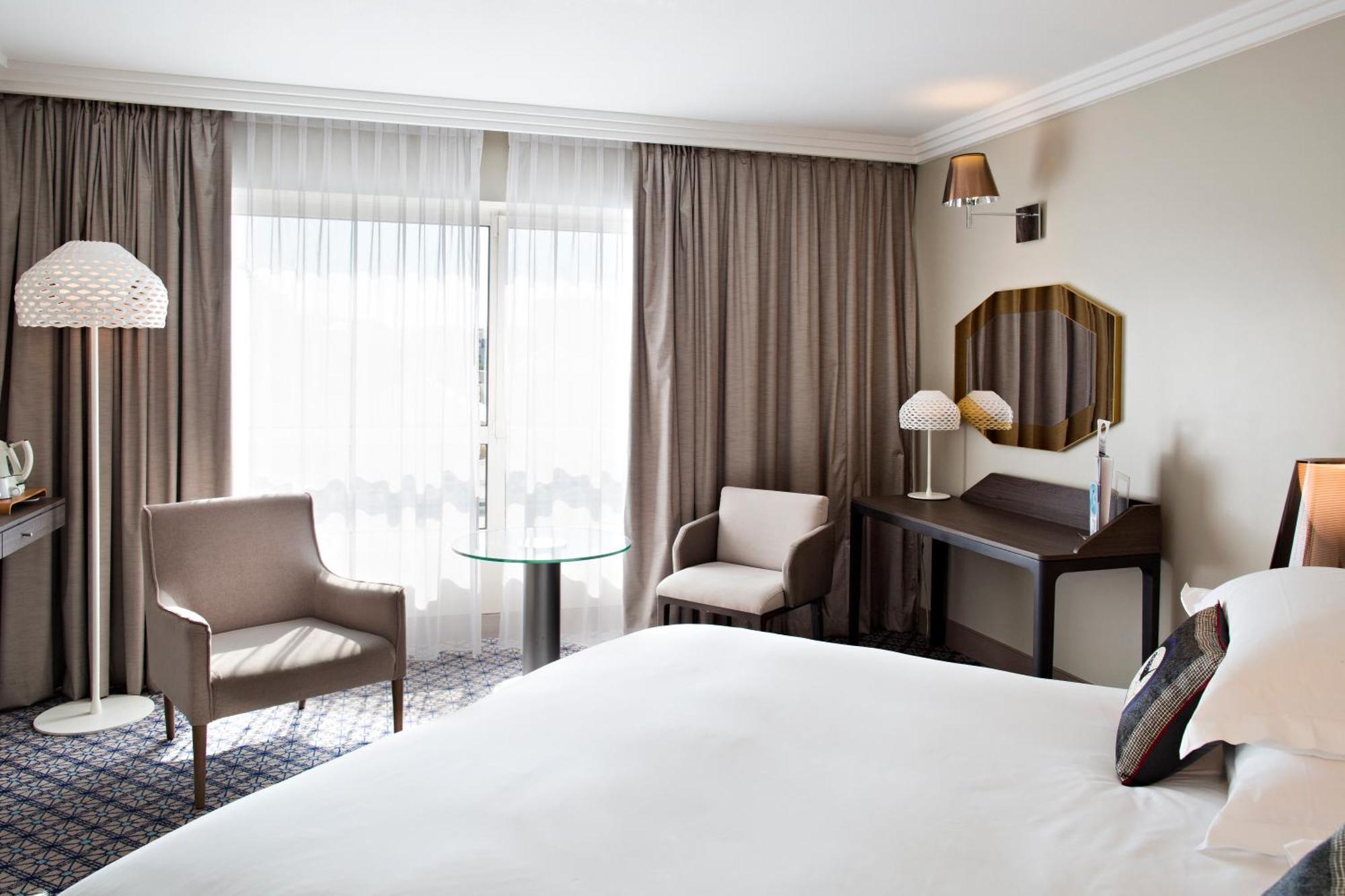 Celestins Spa Thermal & Hotel By Vy Resort Vichy Exteriér fotografie A room at the hotel