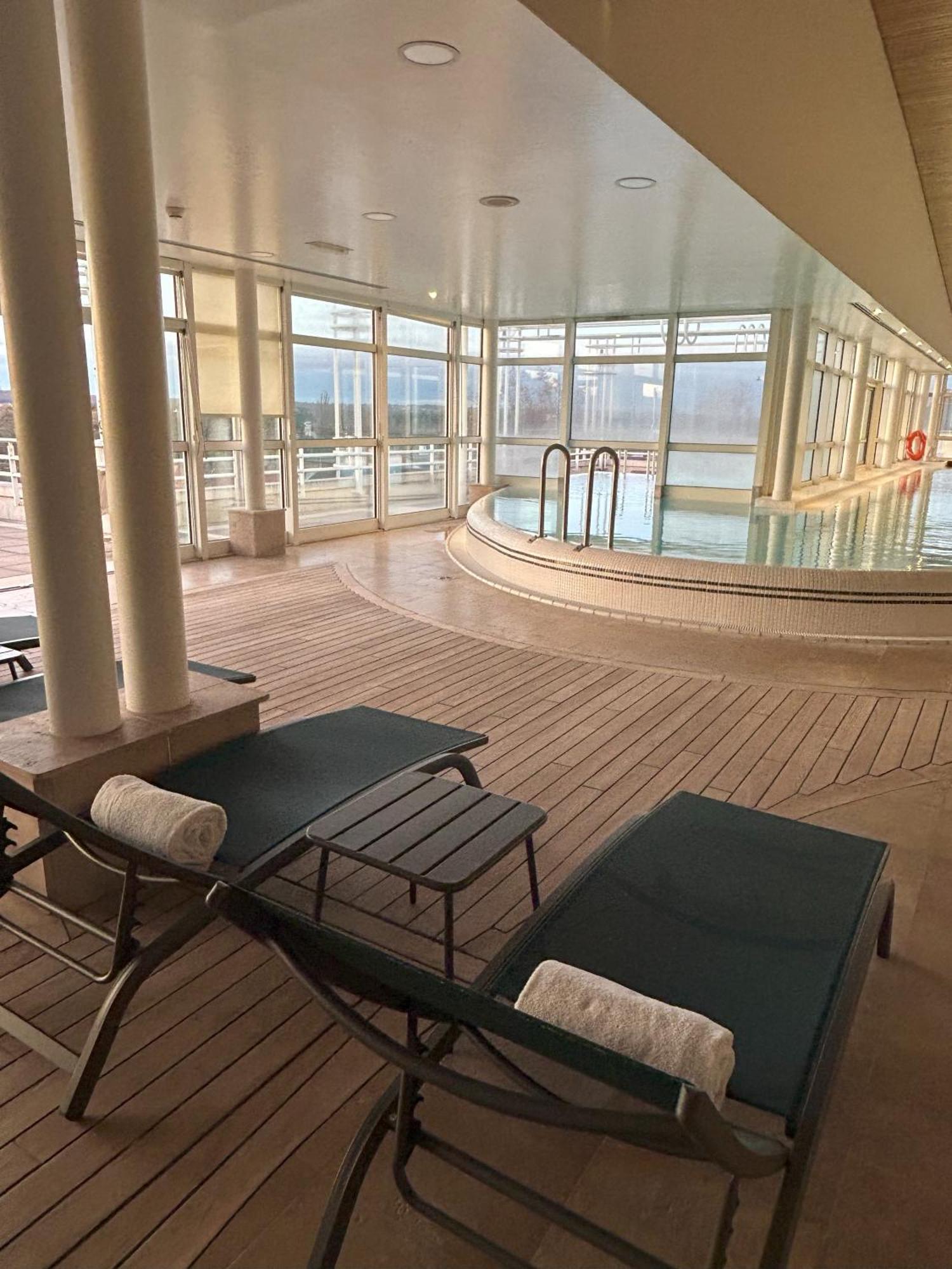 Celestins Spa Thermal & Hotel By Vy Resort Vichy Exteriér fotografie The swimming pool on board