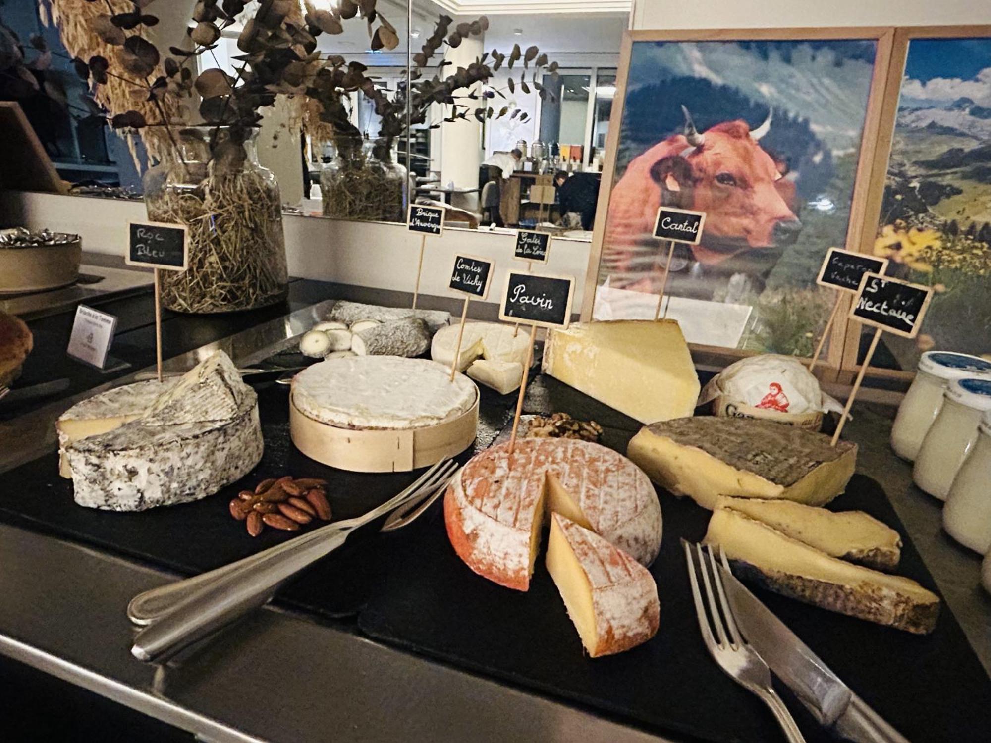 Celestins Spa Thermal & Hotel By Vy Resort Vichy Exteriér fotografie Cheese at the cheese counter